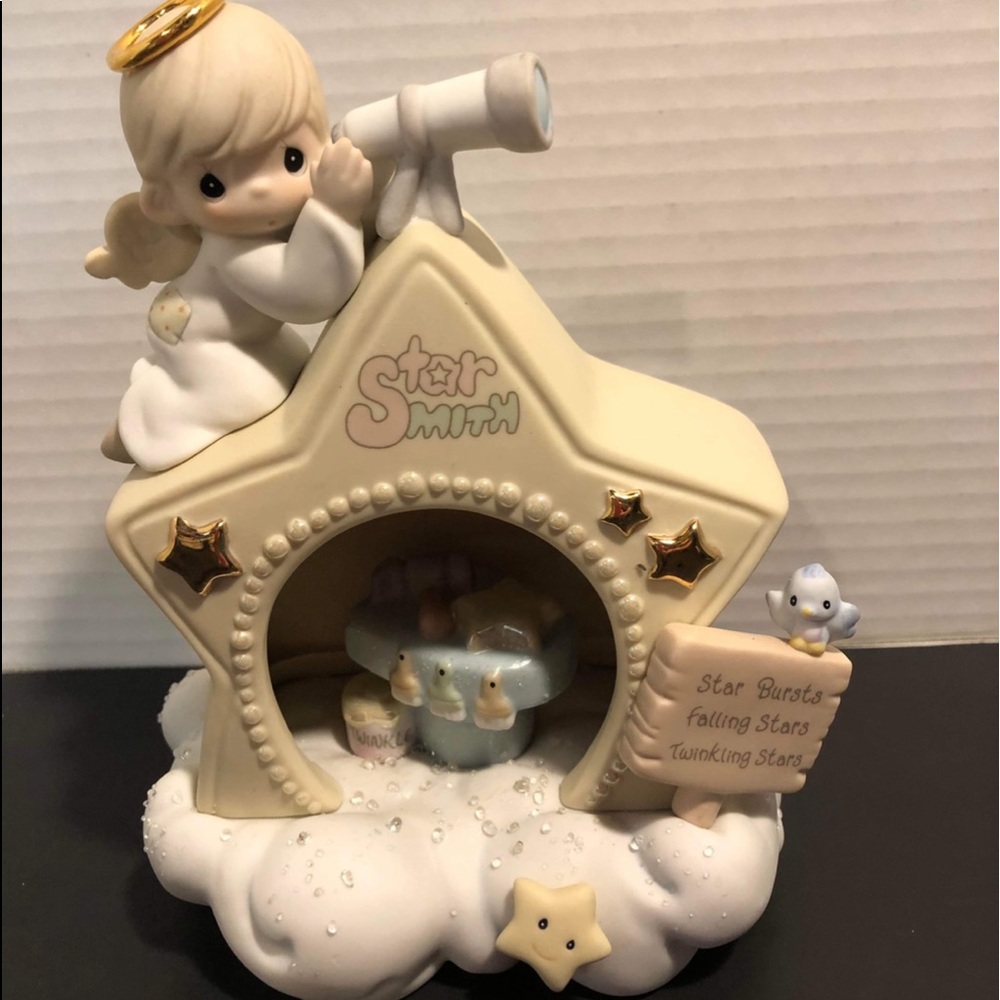 Precious Moments Star-ing At The Heavens 2001 (879568) Enesco EUC